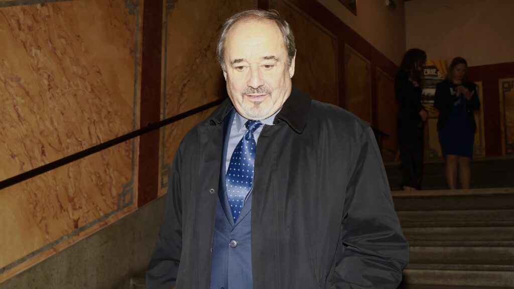 Napjaté vztahy mezi Viktorem Preissem a Jaromírem Hanzlíkem. Vše se točilo kolem role Cyrana z Bergeracu