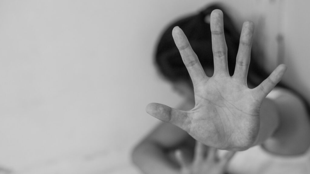 Tragický příběh spisovatelky Monyové ožívá v nové sérii. Po Zápisníku alkoholičky se Tereza Ramba chopí dalšího vážného tématu