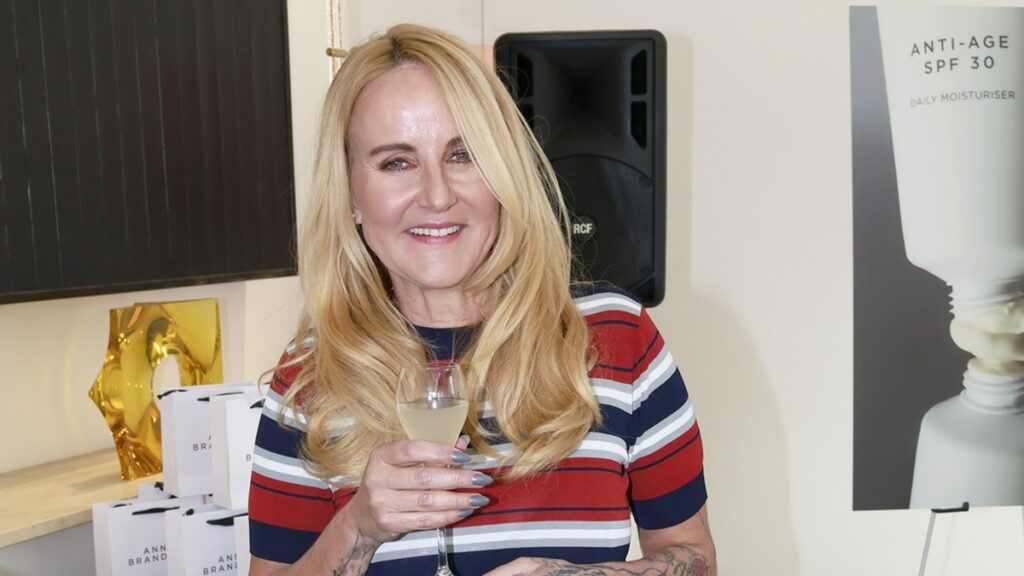 Vendula Pizingerová potěšila své příznivce. V 53 letech ukázala své dokonalé tělo v plavkách