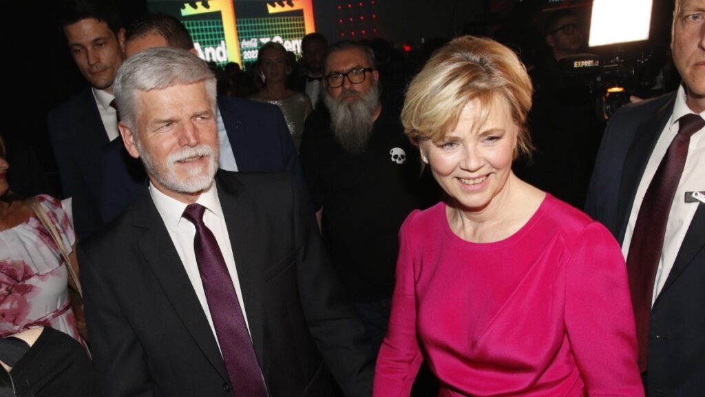 Pražský hrad přivítal polského prezidenta s chotí. Outfit Evy Pavlové zastínila polská první dáma