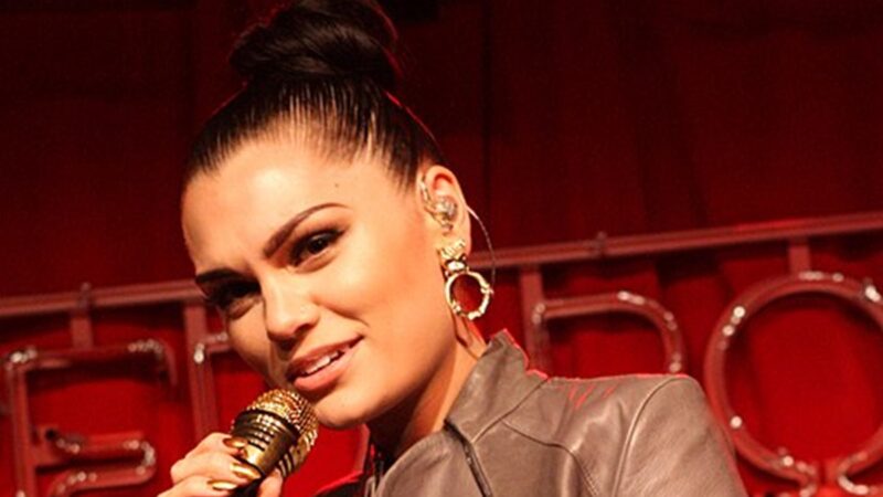 Fotografie Jessie J z vystoupení v Sydney v roce 2012