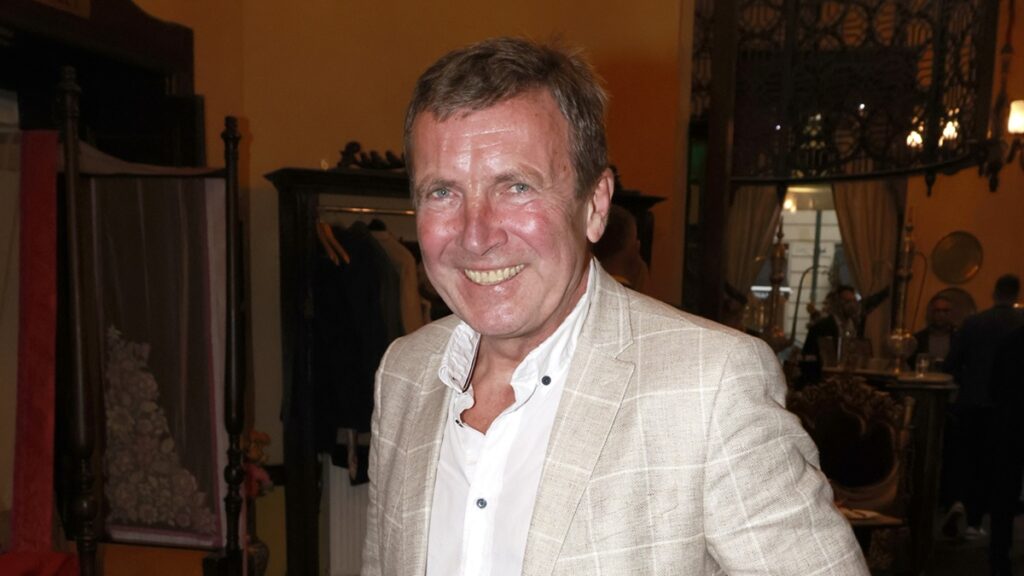 Zdeněk Mahdal oficiálně nastoupil do důchodu a přiznal, kolik pobírá. Bez dabování by nevyšel