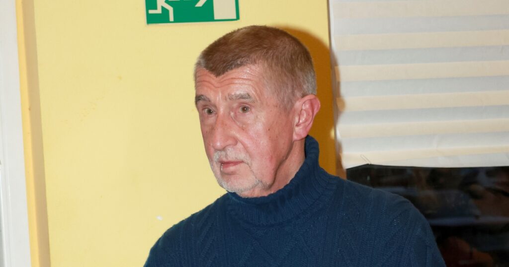 Andrej Babiš žije v naprosto luxusní vile v Průhonicích. V obci vlastní i mnoho nemovitostí a podniků