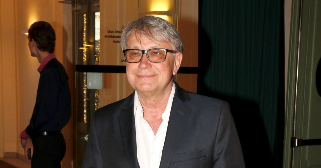 Antonín Procházka vychovává dceru s o 22 let mladší kráskou. I ona se živí herectvím