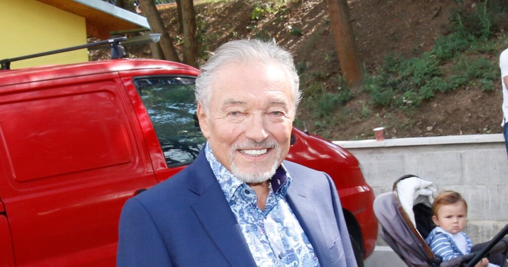 Starší dcera Karla Gotta se ukázala v krásných žlutých šatech. Charlotte sklízí jednu lichotku za druhou