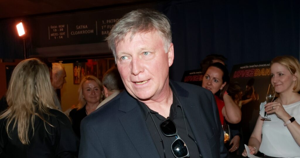 S překrásnou manželkou je Michal Dlouhý šťastný již téměř 20 let. Nápadníky musí odhánět i od svých dcer