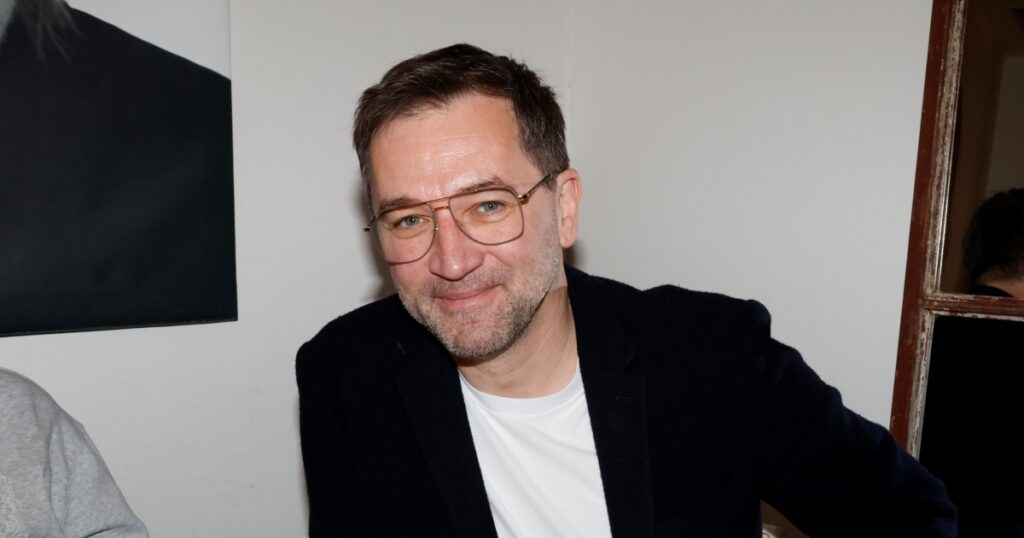 Moderní a útulný domov Ondřeje Sokola: Na okraji Prahy v něm žije s atraktivní partnerkou