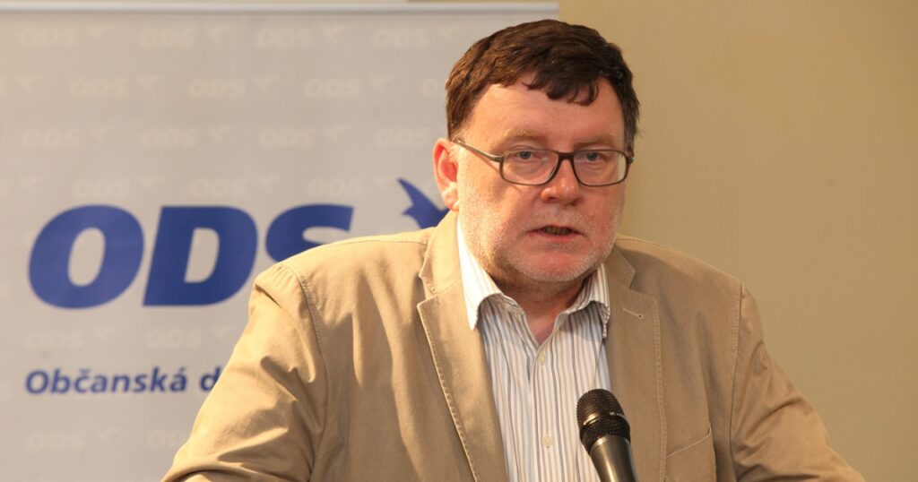 Zbyněk Stanjura se vychvaloval před občany Moravskoslezského kraje. Ti mu rychle srazili hřebínek