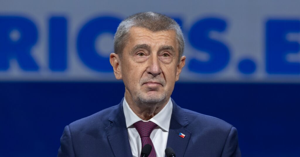 Andrej Babiš se vyjádřil ke kritice své osoby na udílení státních vyznamenání. Ze záběrů viní Českou televizi