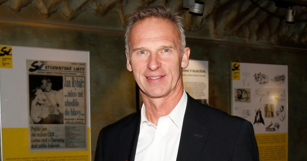 Dominik Hašek po rozvodu přímo září vedle mladší hnědovlásky. Mají spolu už i 2 malé děti