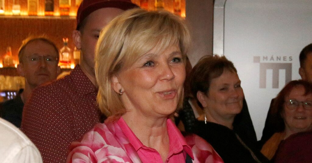 Eva Pavlová ohromila elegantní proměnou: Před návštěvou albánského prezidenta vyměnila šaty za pánský oblek