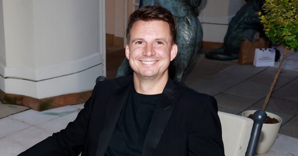 Karel Kašák vedle nové přítelkyně přímo září. Expartnerka popsala, jak jeho „zmizení“ probíhalo