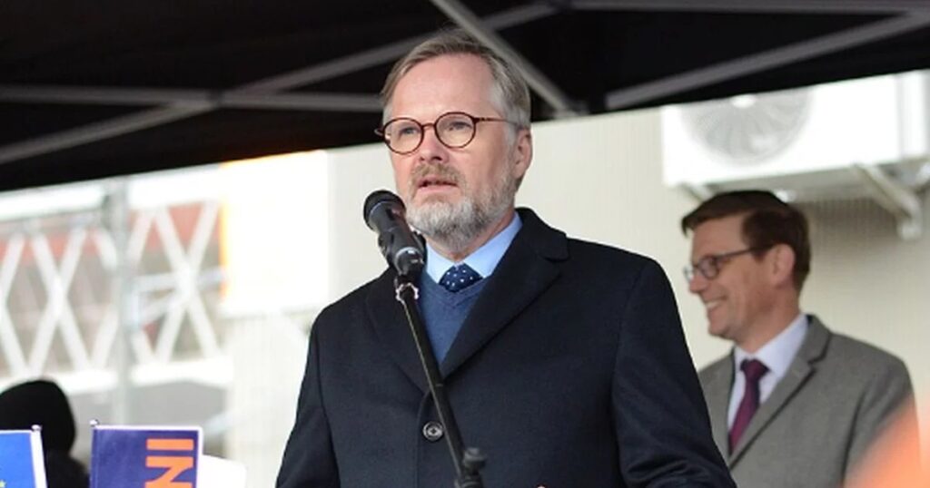 Petr Fiala své manželce vyznal lásku na hřbitově: Jana je prorektorka a vychovali spolu 3 děti