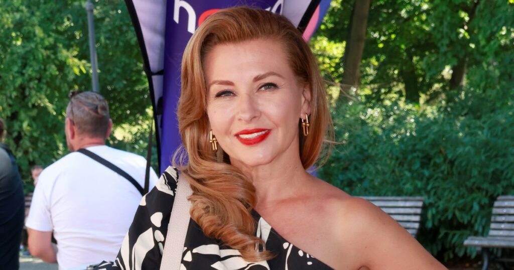 Nechybělo mnoho, aby se Dana Morávková vydala cestou sportu. Je dvojnásobnou mistryní v krasobruslení