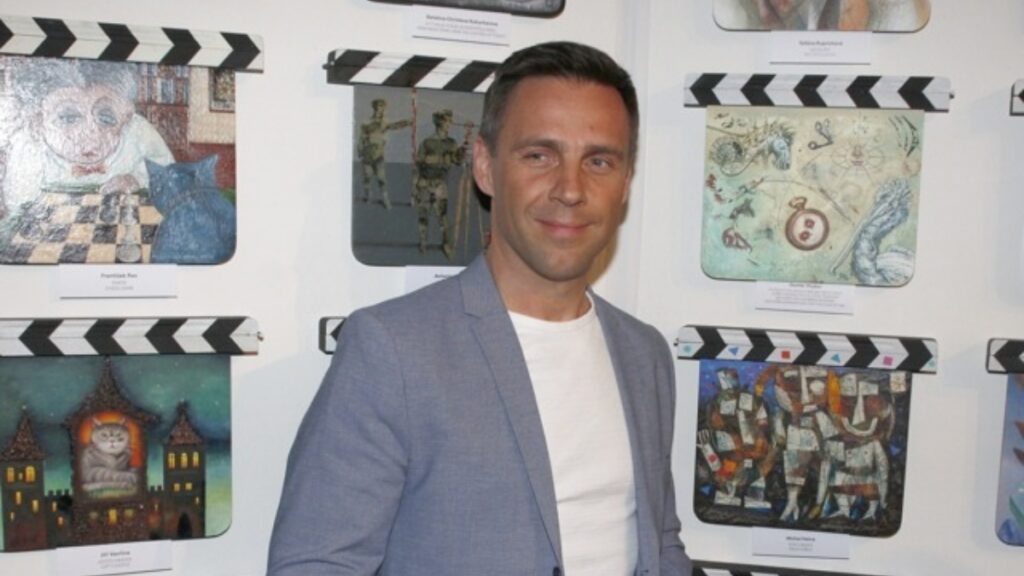 Roman Vojtek vyměnil těhotnou manželku za krásnou zpěvačku. Vychovávají spolu 2 syny