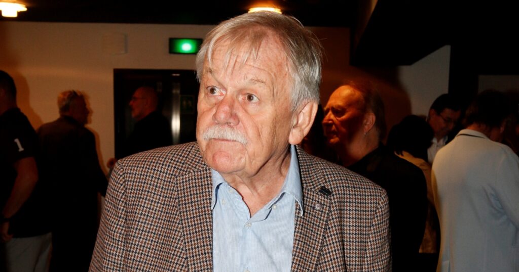 Karel Šíp žije v Praze prakticky celý svůj život. I dnes zde bydlí v bytě se svou krásnou manželkou