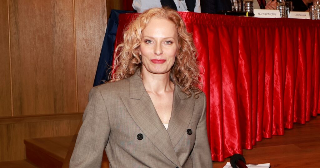 Důvěru Kristiny Kloubkové v muže narušily nevěry známého režiséra. Štěstí však našla u tanečníka