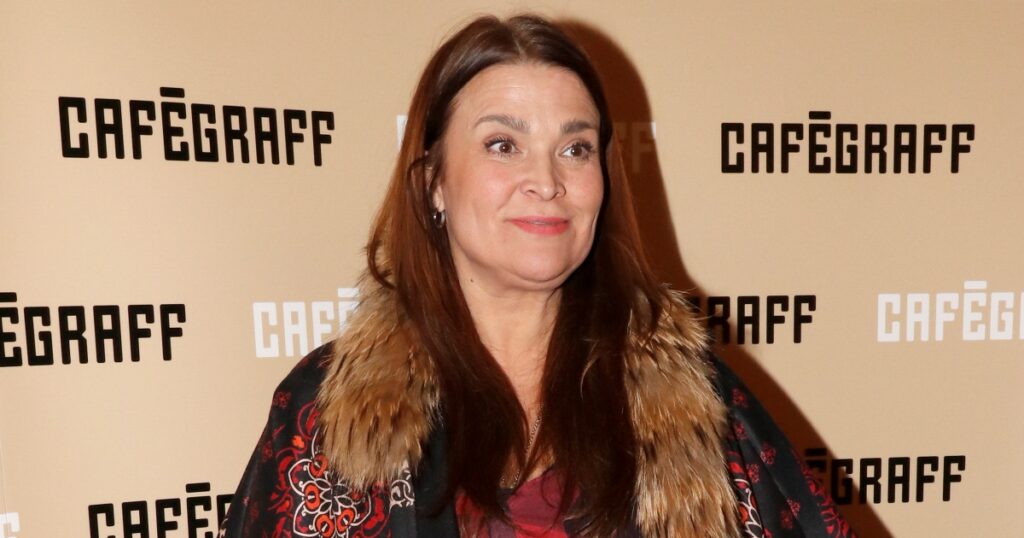 Mahulena Bočanová má starosti se svým novým pejskem. Jeho chování jí drásá nervy, ale má výcvik od dcery