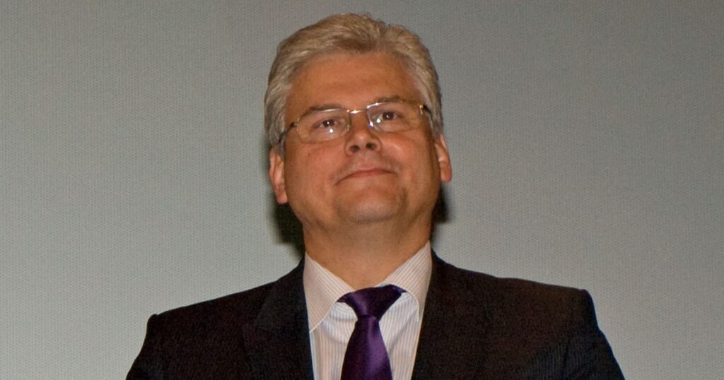 Z dcery zadrženého Miloslava Ludvíka je úspěšná modelka. Miluje rychlá auta a žije v luxusu