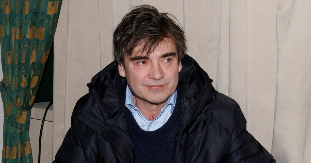 Pavel Řezníček vede osamělý život. Na založení rodiny je prý příliš sobecký a zahleděný do sebe