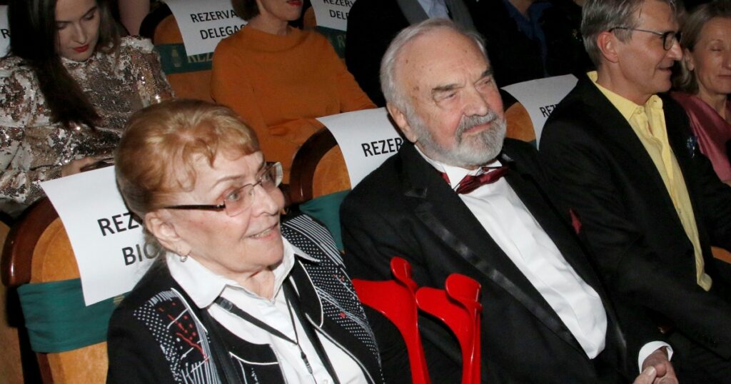 Zdeněk Svěrák málem po 30 letech vyměnil manželku za slovenskou herečku. Boženka mu však odpustila