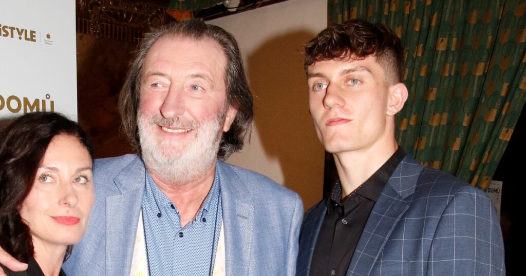 Syn Bolka Polívky podobu jistě nezapře: V dětství ho kvůli tomu šikanovali, dnes září v televizi