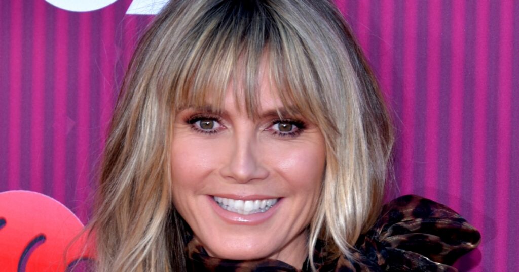 Heidi Klum vyvolala rozruch: Ukázala extrémně dlouhý chlup na poprsí, který znechutil fanoušky