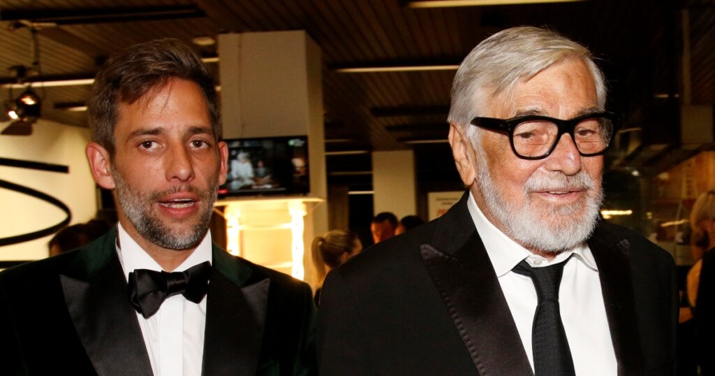 Syn Jiřího Bartošky zdědil charisma po tatínkovi. Stará se o filmový festival a vlastní byty za miliony