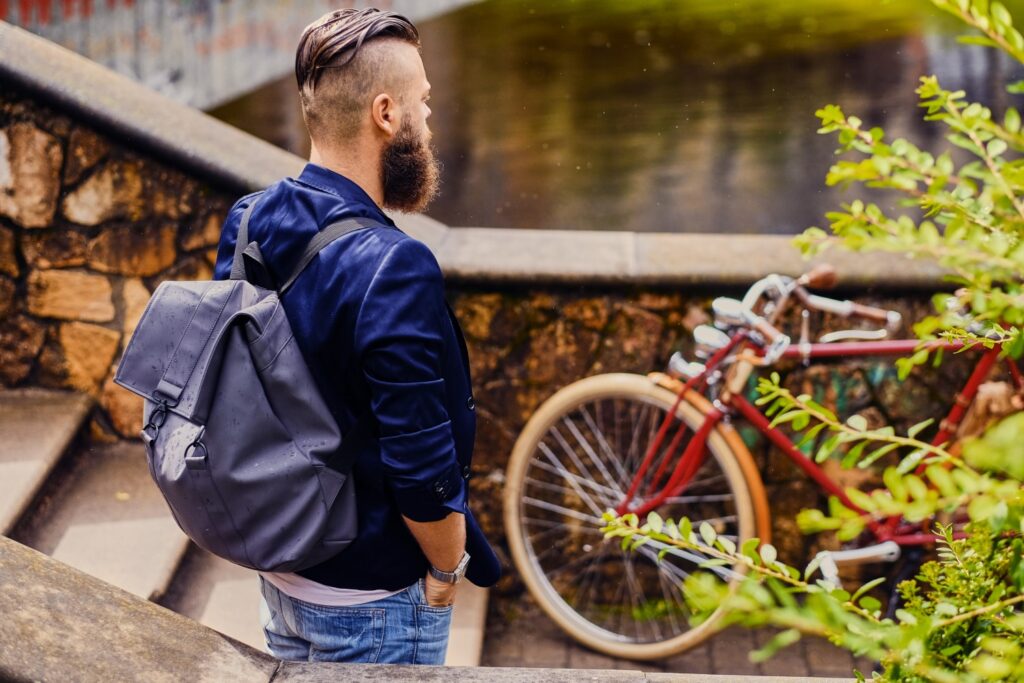 Městská ležérnost a pohodlí. Jak nosit batohy Vans a batohy ve streetwear stylu?