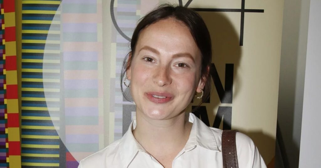 Z vnučky Karla Fialy se stala herečka: Anna Fialová se mediálnímu tlaku vyhýbá, ale o příteli promluvila