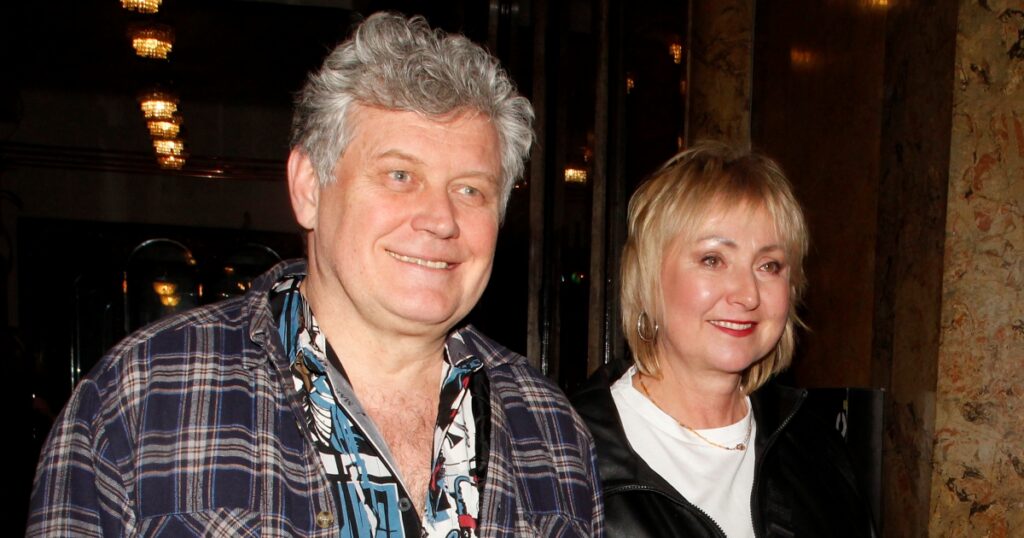 S kým žije Hložánek z Ulice: Svou ženu si vzal po 18 letech vztahu, prstýnky je nestály ani 4 koruny