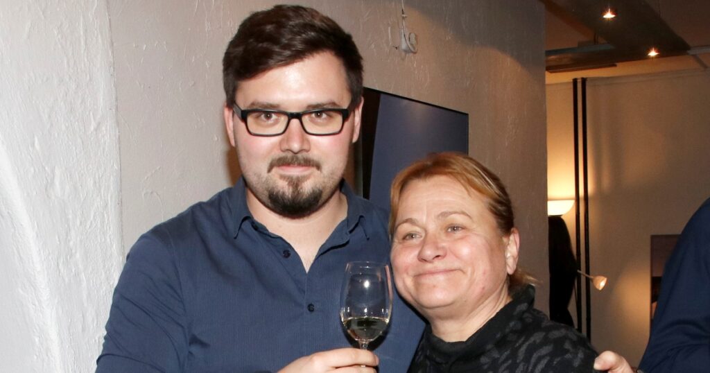 Syn Pavly Tomicové se nedávno tajně oženil: O tom, že jeho otec je gay, herečka dlouho tušila