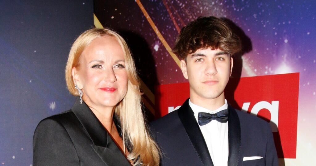 Syn Venduly Pizingerové zdědil po otci podobu i hudební talent. Zpívat však v budoucnu nechce